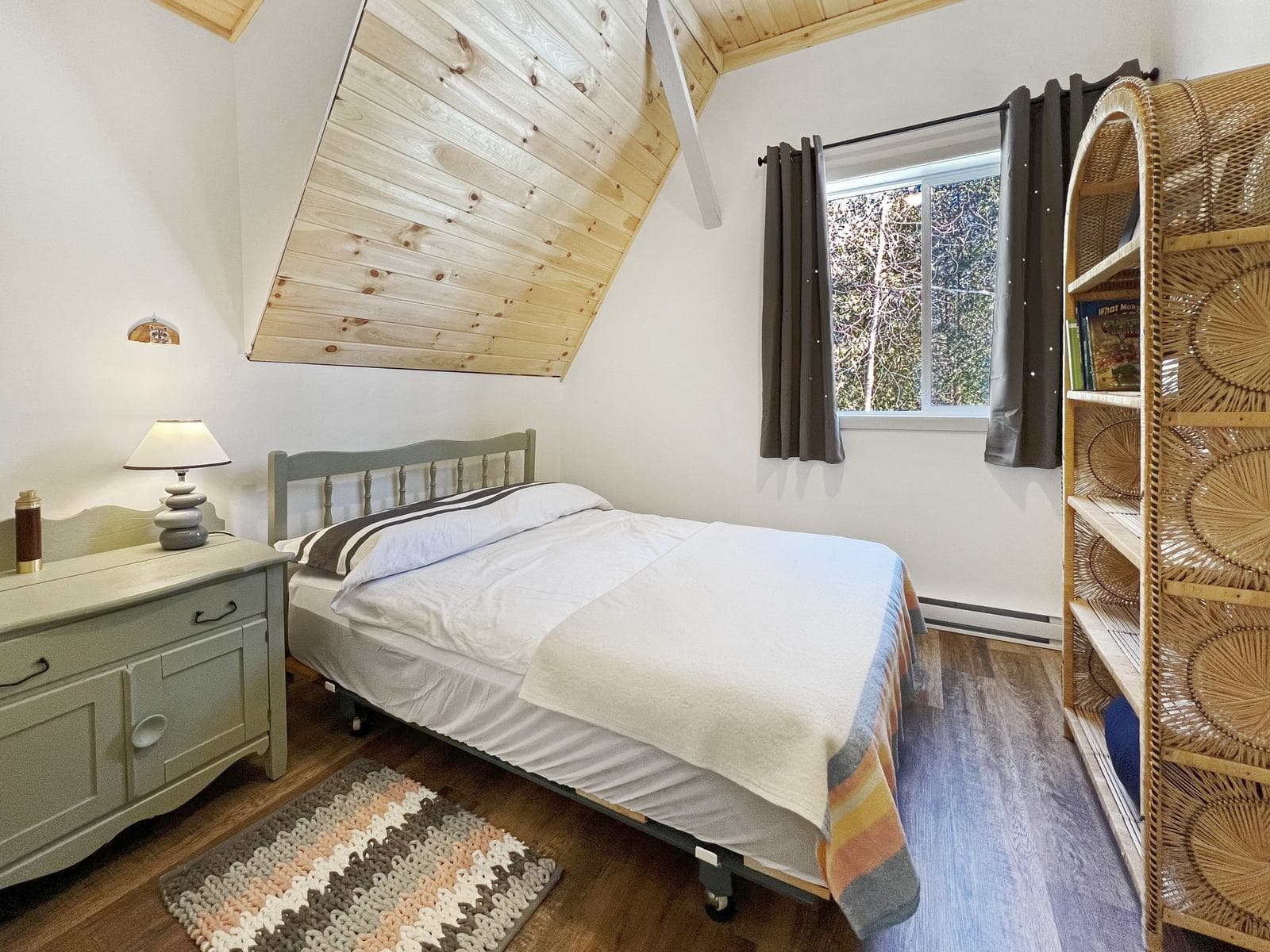 Bedroom 3 — double bed